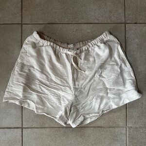 Aritzia Wilfred Beige Linen Shorts